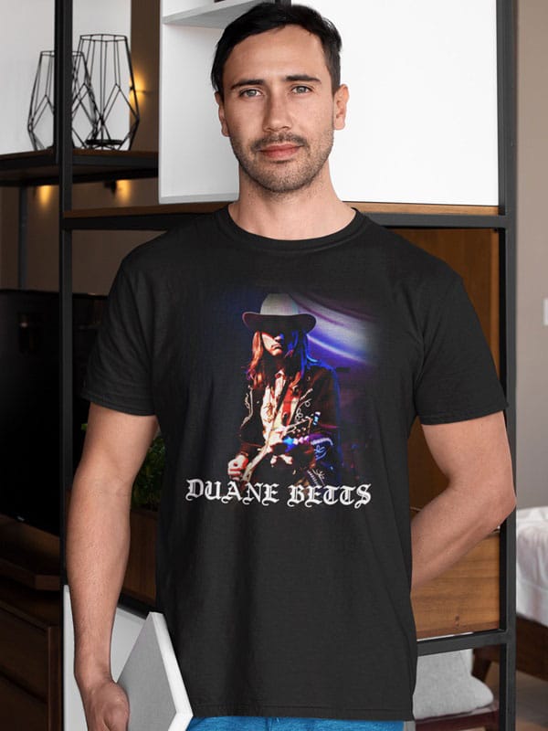 Camiseta Duane Betts modelo